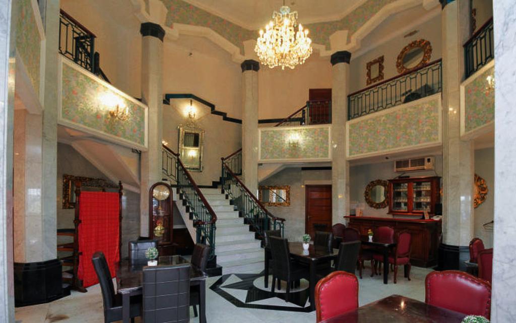 Arimbi Pejaten Suites Jakarta Buitenkant foto