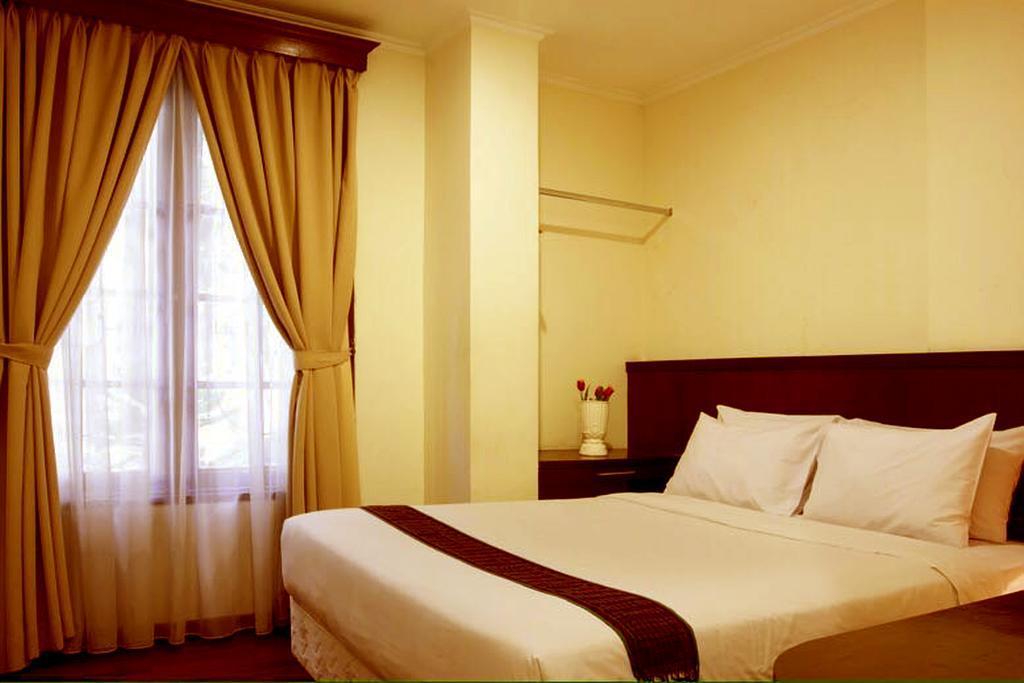 Arimbi Pejaten Suites Jakarta Buitenkant foto