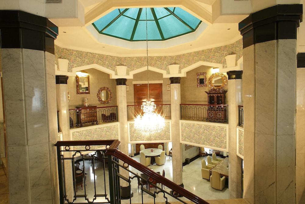 Arimbi Pejaten Suites Jakarta Buitenkant foto