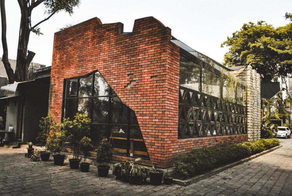 Arimbi Pejaten Suites Jakarta Buitenkant foto
