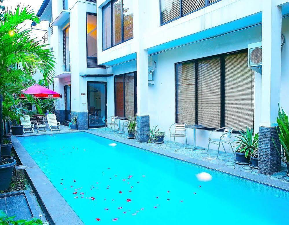 Arimbi Pejaten Suites Jakarta Buitenkant foto