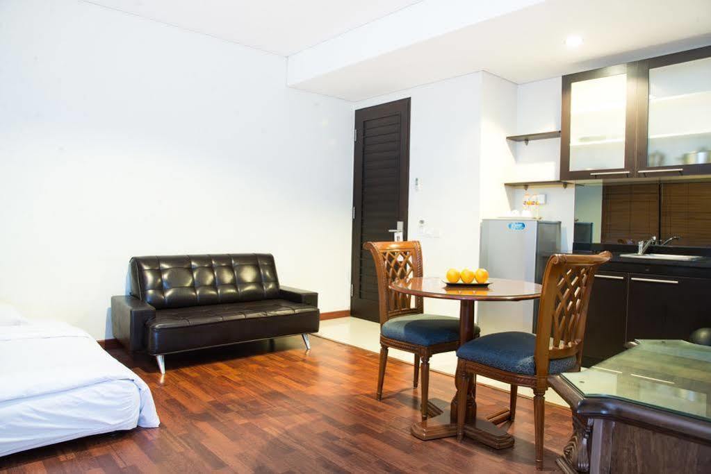Arimbi Pejaten Suites Jakarta Buitenkant foto