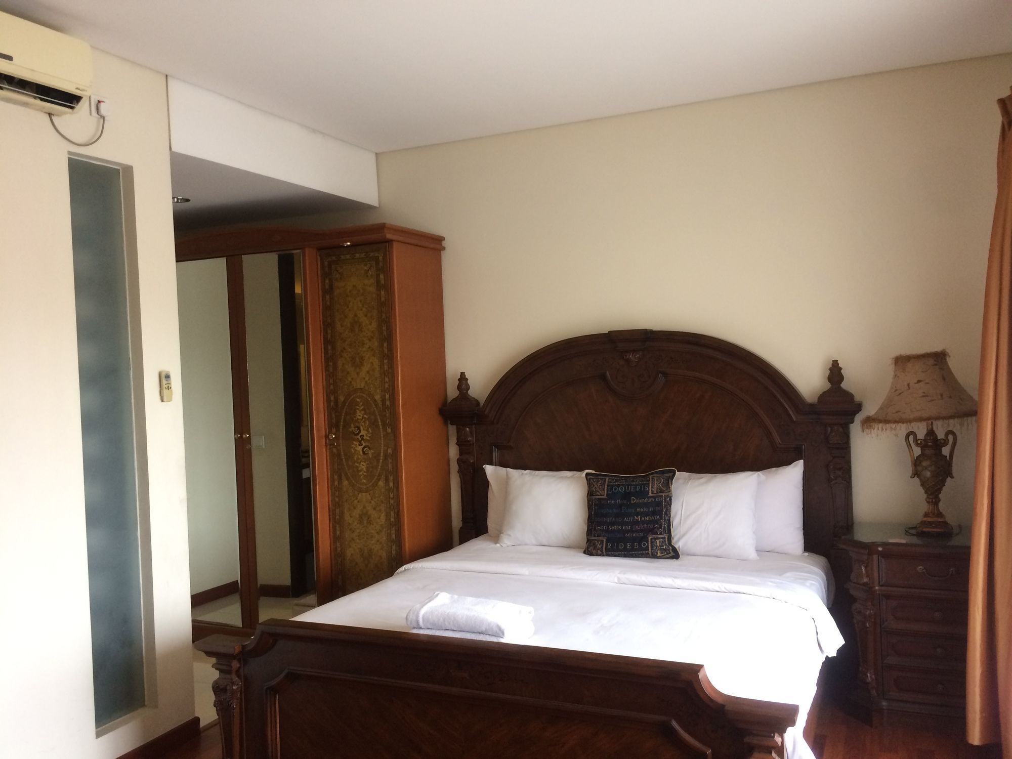 Arimbi Pejaten Suites Jakarta Buitenkant foto