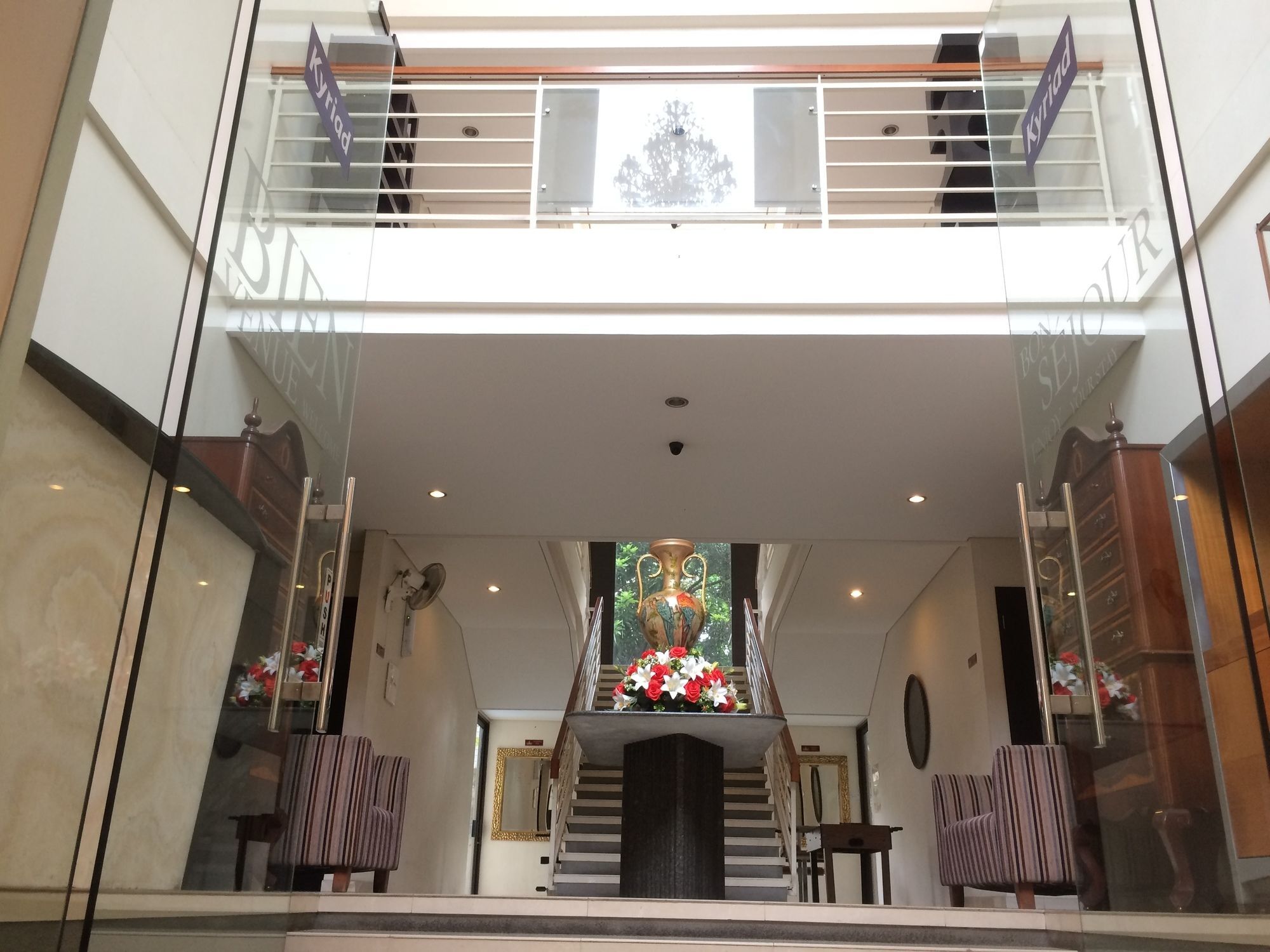 Arimbi Pejaten Suites Jakarta Buitenkant foto