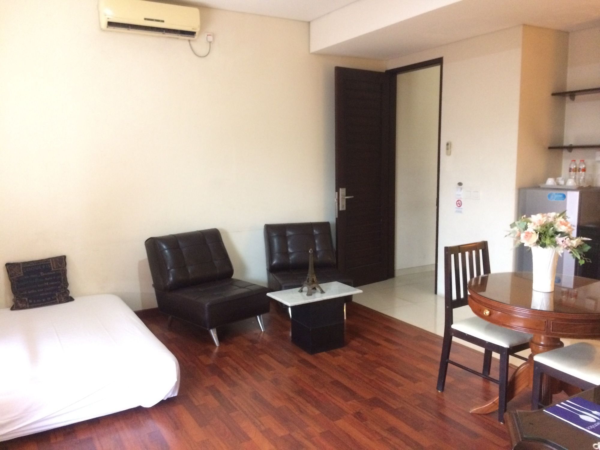 Arimbi Pejaten Suites Jakarta Buitenkant foto